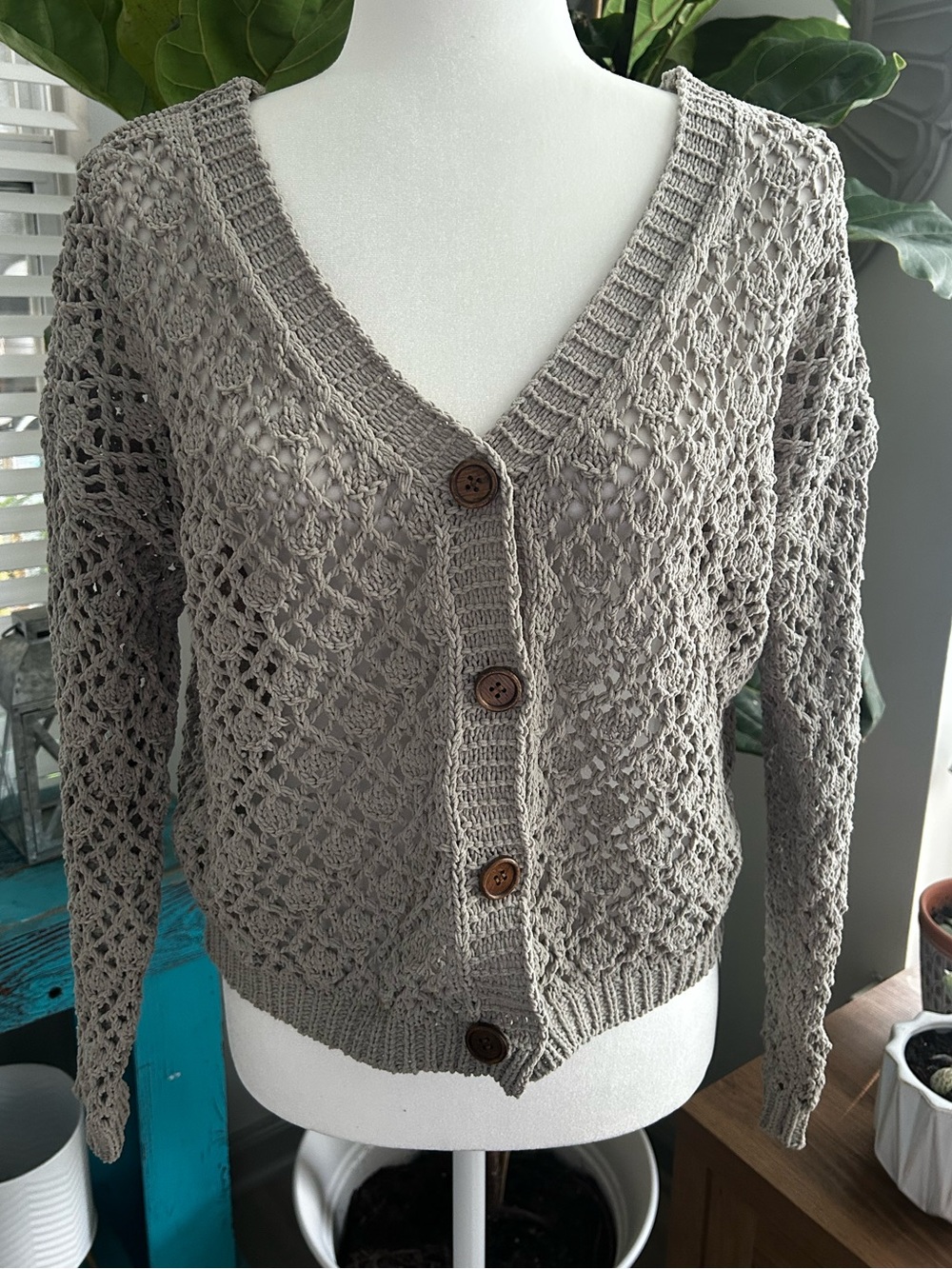Artelier Nicole Miller green crochet button up cardigan sweater size small